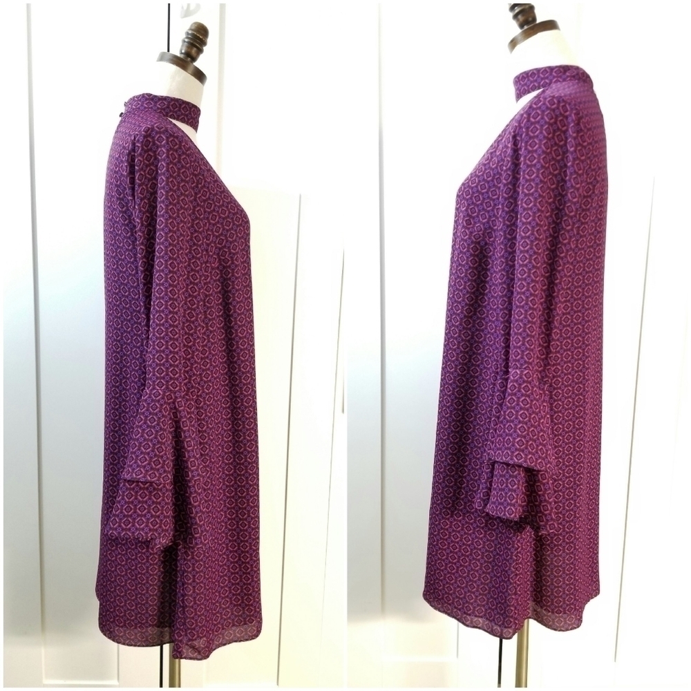 Cece Purple and Pink Halter Vneck Casual Dress, Bell sleeve knee Length Dress - Picture 2 of 9